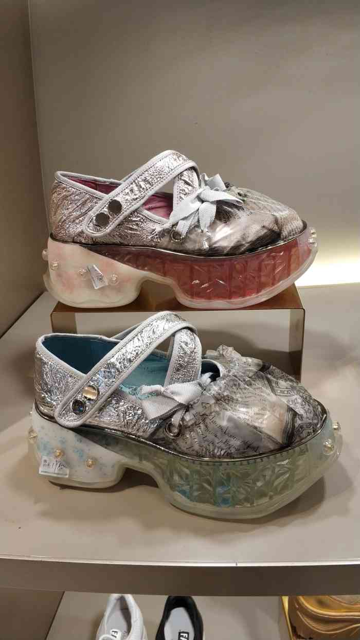 modreddream(朝阳大悦城店)-"买过他家一次鞋,鞋子看着很时尚但质量