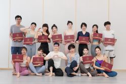 -亚太瑜伽普拉提学院