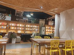 -新华里咖啡书吧(新华书店小寨店)
