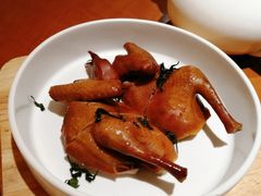 红龙井茶熏乳鸽-杭州JW万豪酒店-万豪中餐厅