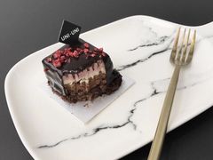 -UNI UNI(环亚凯瑟琳店)