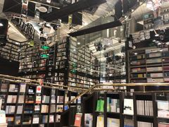 -钟书阁(群光广场店)