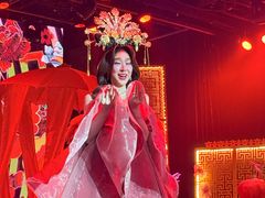 -金东尼人妖秀