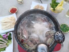 -墨脱石锅椰子鸡•香草鸭•东山羊(大东海店)