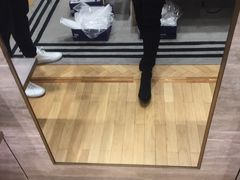-STUART WEITZMAN(静安嘉里中心店)