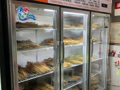 面包甜点陈列柜-盖帮鳝鱼串串(东郊记忆店)