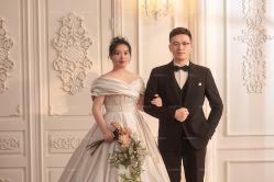 -雪中彩影婚纱摄影·微光艺术中心