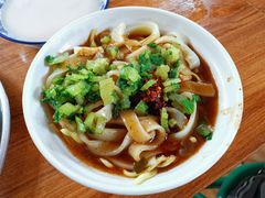 黄面凉皮-恺撒烤包子