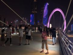 -南京眼步行桥