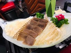 -左庭右院鲜牛肉火锅(金山万达店)