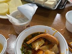 -叶二姐九尺鹅肠火锅(南部新城店)