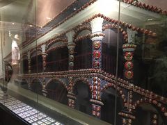 -毛泽东像章珍藏馆