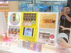 -4iNLOOK美瞳店(龙之梦购物中心虹口店)