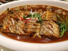 小船焖渤海刀鱼-小船渔村•大连菜•大连焖鱼(明泽街店)