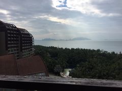 -三亚湾海居铂尔曼度假酒店