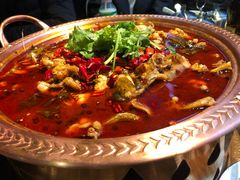 -沪小二炭火蛙锅(淮海中路美食不夜城店)