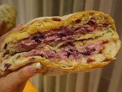 蓝莓三角芝士-Juicy Bakery(大学路店)