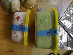 -蜜蜂小象·榴莲千层蛋糕(时代汇11栋店)