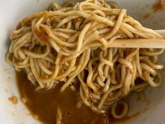 -松树干拌面店