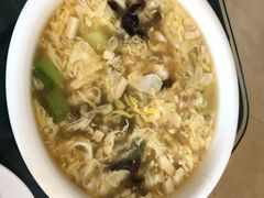 酸辣汤-李连贵酒家熏肉大饼(昆明街店)