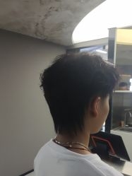 -宫铭烫发染发接发店