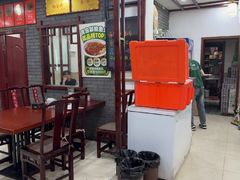 -湖南人家湘菜馆(镇江路店)