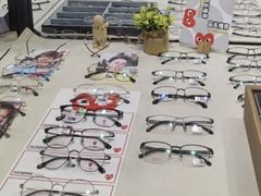 -罗伯特眼镜·蔡司官方授权(罗湖国贸店)