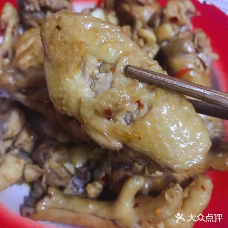 辛苦老妈子每天都会早起煮一天的饭菜