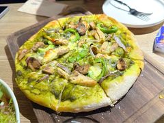 罗勒蘑菇鸡肉披萨-Maxpoint Kitchen 西餐咖啡(乐峰广场店)