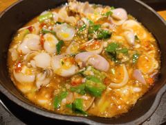 版纳油呛蒜香墨鱼仔-云海肴·汽锅鸡·云南代表菜(美罗城店)