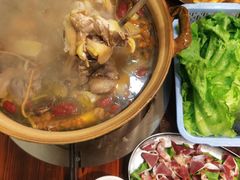 连州果园鸡-威邵鸡煲(西华路总店)