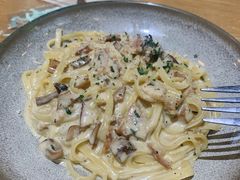 奶油培根意面-HELLO 27 意面·沙拉·帕尼尼