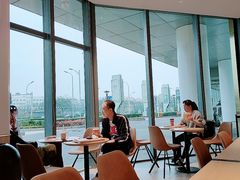 靠窗位-Tims天好咖啡·贝果(凯德大峡谷购物中心店)