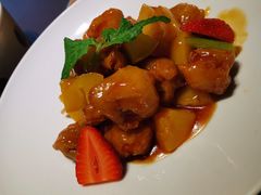 菠萝咕噜肉-有璟阁港式餐厅(国贸商城店)