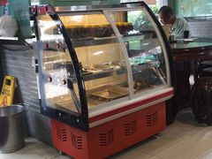 面包甜点陈列柜-昇记肠粉王(福华路店)