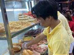-Bánh Mì Huynh Hoa