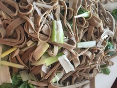 -溢心园香河肉饼总店