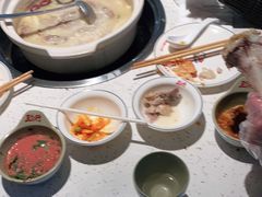 -三人行骨头王火锅(长寿店)