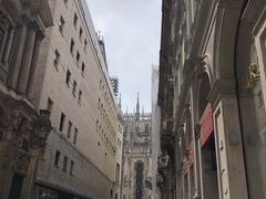 -文艺复兴百货(米兰大教堂广场店)