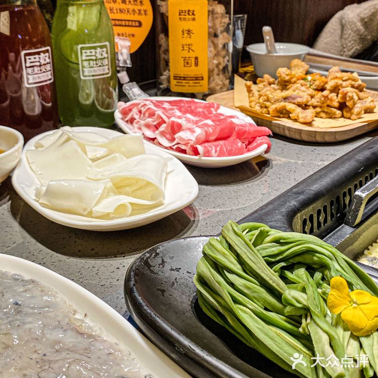 终于武汉也拥有了巴奴毛肚火锅!!