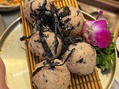 -围炉肉舍•炭烤活鳗•丹东海鲜烤肉(步行街店)