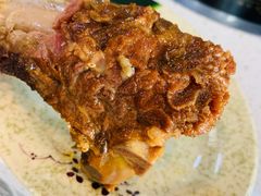 红烧牛骨-权記牛腩