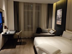 -成都锦华万达琉璃场亚朵酒店