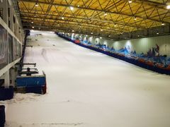 -乔波室内滑雪场