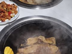 -人民公社铁锅炖·东北菜(卫国道店)