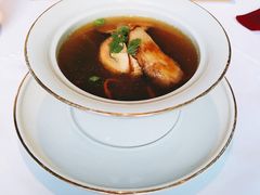 牛尾清汤佐黑松露饺子-蝶舍·MAISON PAPILLON