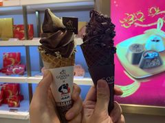 浓醇黑巧味软冰淇淋-GODIVA(月星环球港店)