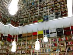 -钟书阁(松江泰晤士小镇店)