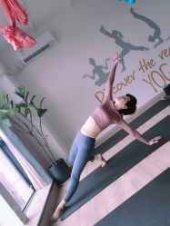 -静待花开瑜伽尊巴会馆