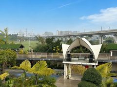 -茅草房·河畔园林火锅